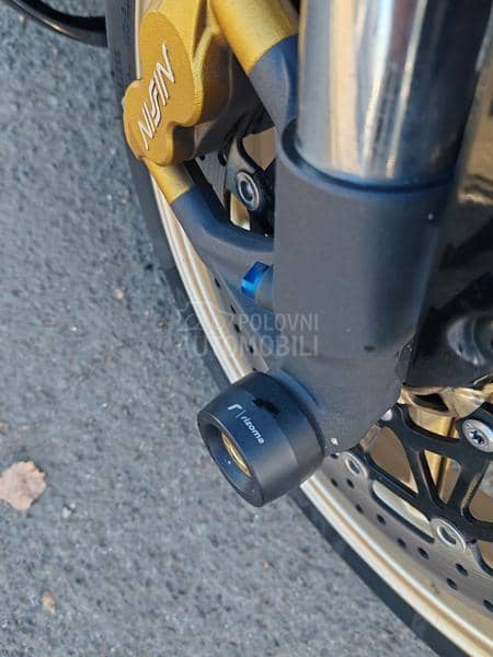 Triumph Streety Triple R 675