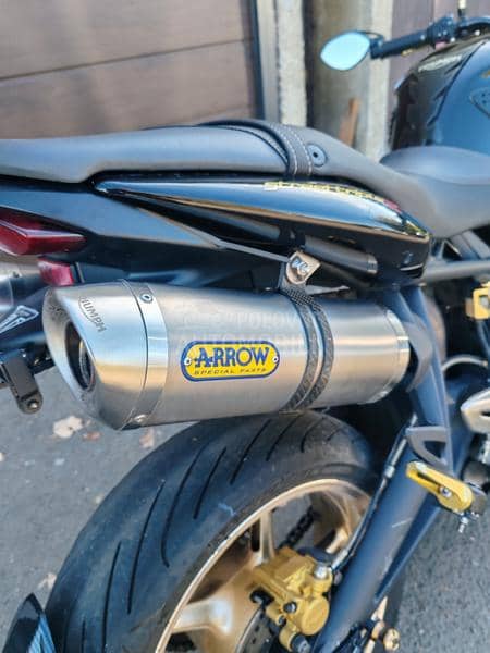 Triumph Streety Triple R 675