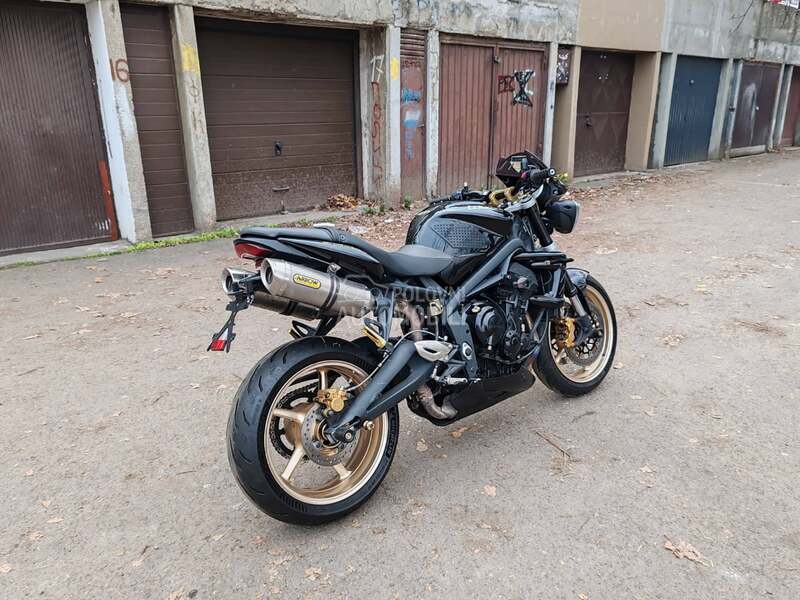 Triumph Street Triple R 675