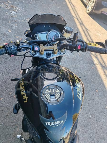 Triumph Streety Triple R 675