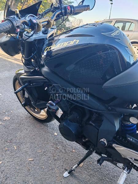 Triumph Streety Triple R 675
