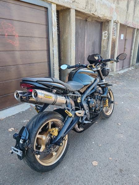 Triumph Streety Triple R 675
