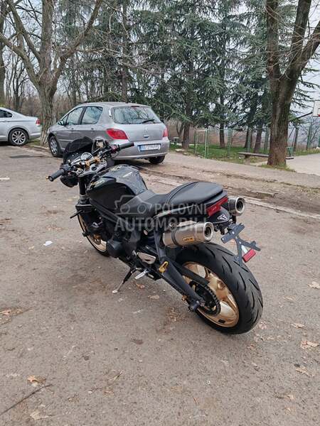 Triumph Street Triple R 675