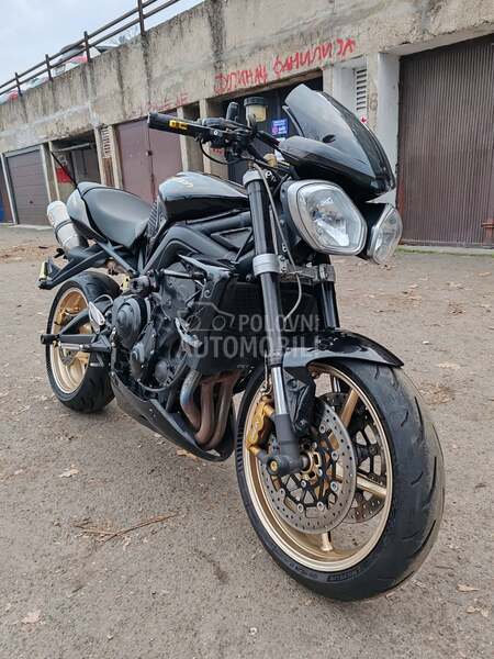 Triumph Street Triple R 675
