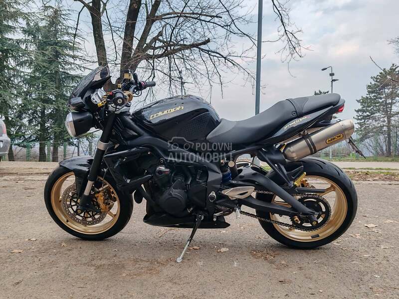 Triumph Street Triple R 675
