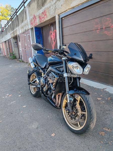 Triumph Streety Triple R 675