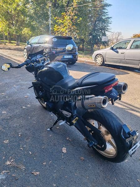 Triumph Streety Triple R 675