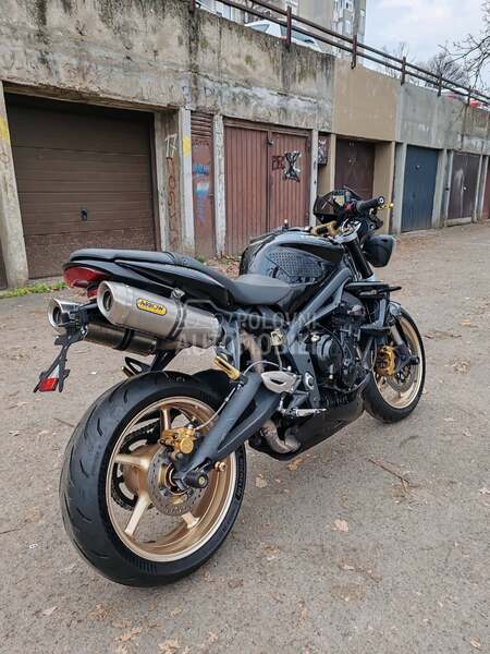 Triumph Street Triple R 675