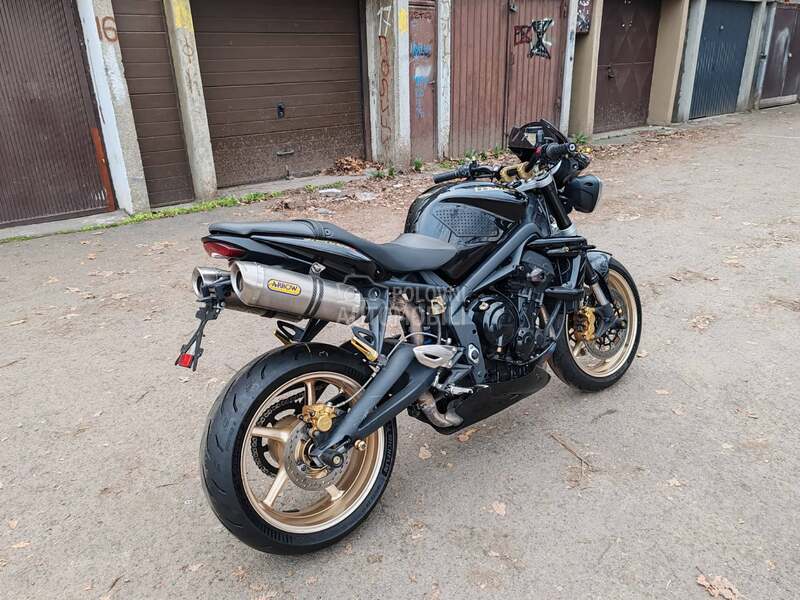 Triumph Street Triple R 675