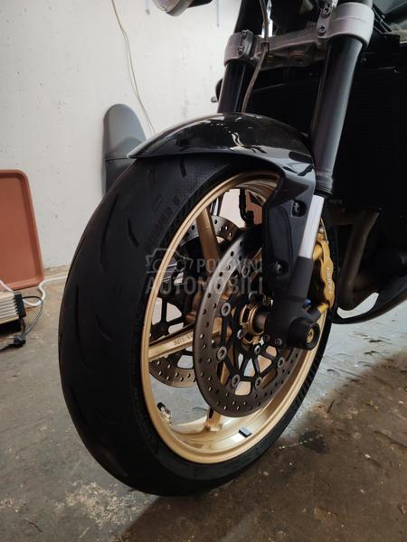 Triumph Street Triple R 675