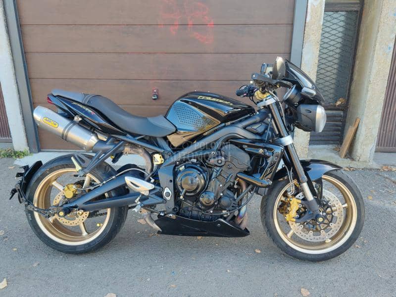 Triumph Streety Triple R 675