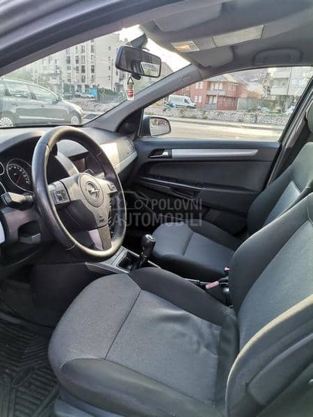Opel Astra H 