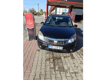 Dacia Sandero Black line