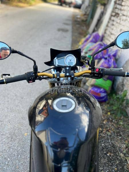 Triumph speed triple 1050