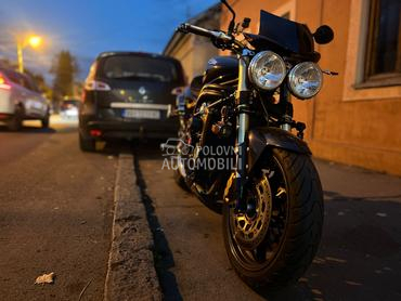 Triumph speed triple 1050