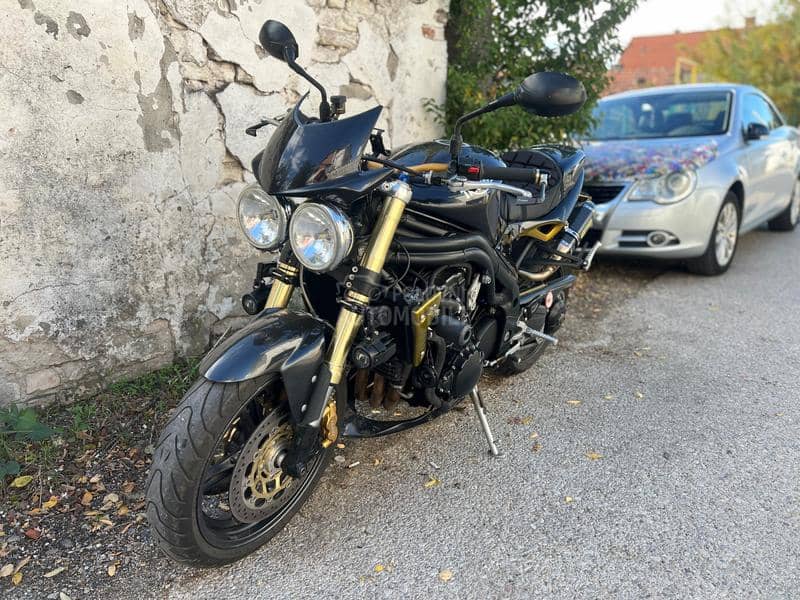 Triumph speed triple 1050