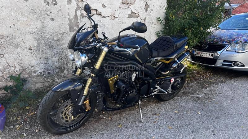 Triumph speed triple 1050