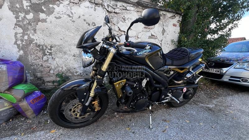 Triumph speed triple 1050
