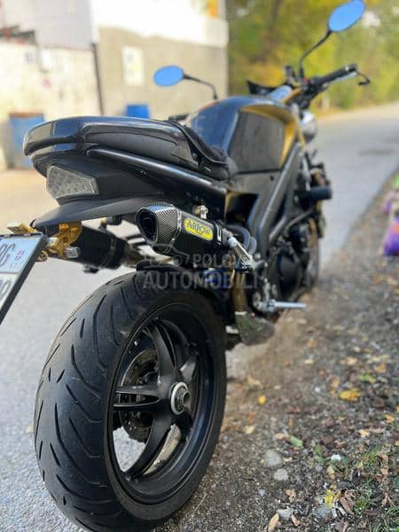 Triumph speed triple 1050