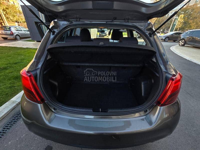 Toyota Yaris 1.5 hibrid