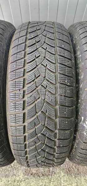 Goodyear 225/65 R17 Zimska