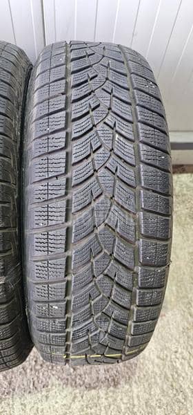Goodyear 225/65 R17 Zimska