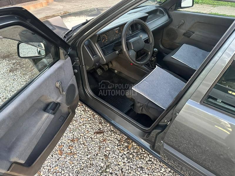 Renault R 21 1.4 8v Tng