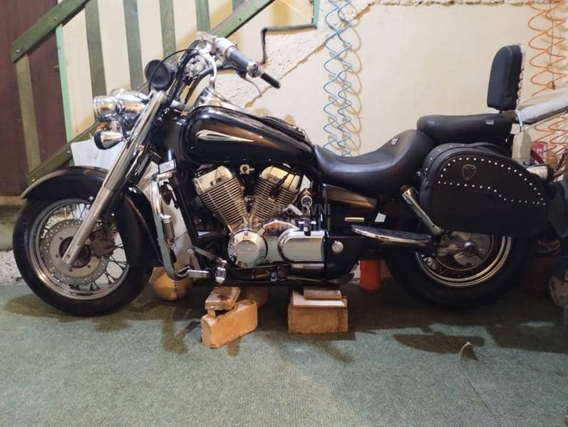 Honda Shadow VT750C VT 750