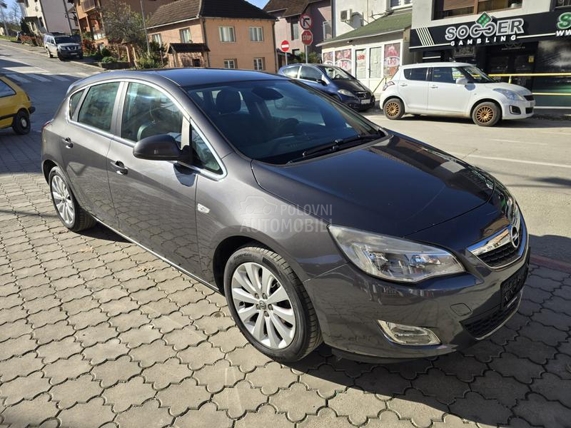 Opel Astra J 