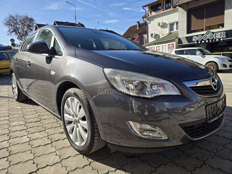 Opel Astra J 