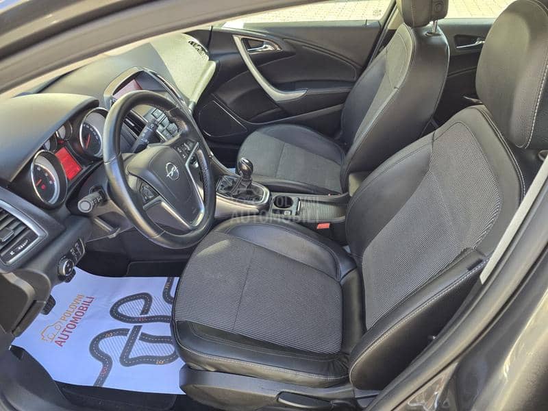 Opel Astra J 