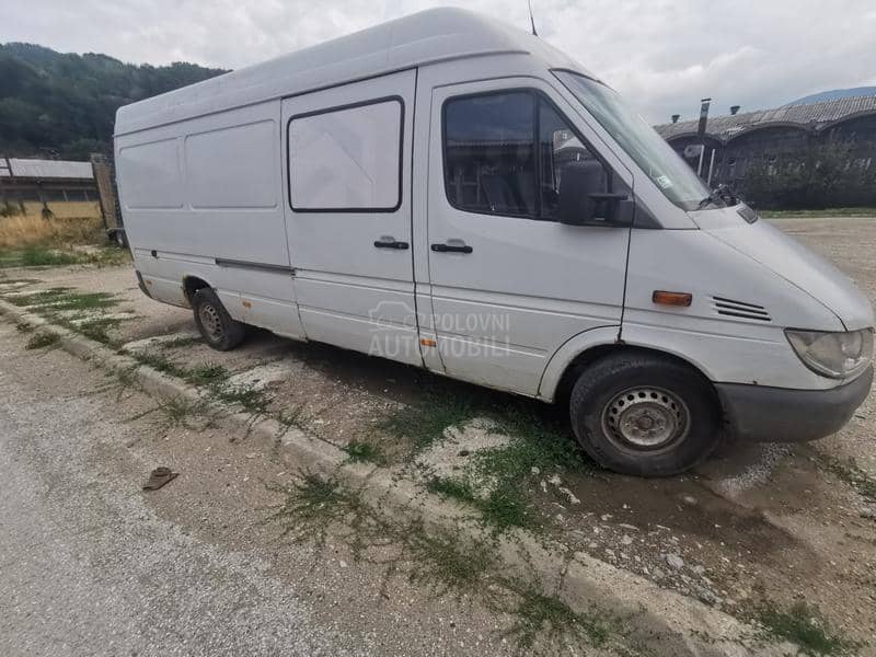 Mercedes Benz Sprinter 313