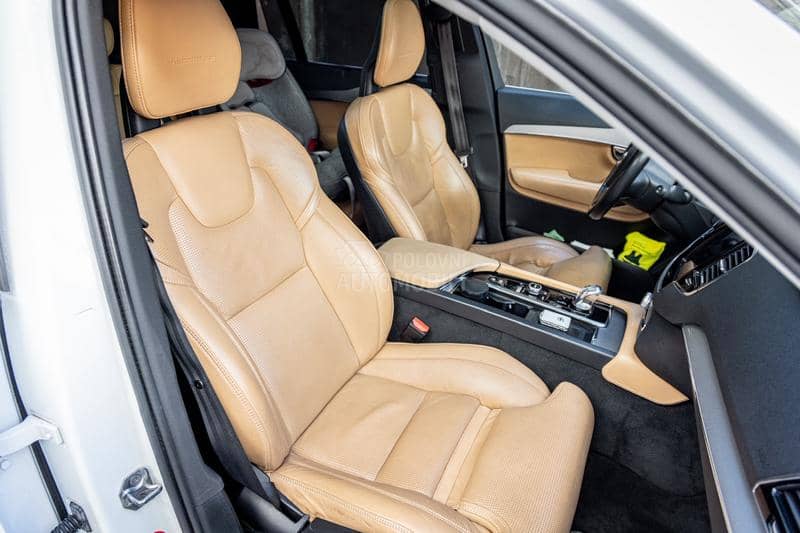 Volvo XC90 PLUG IN HIBRID