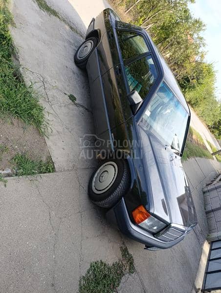 Mercedes Benz 190 