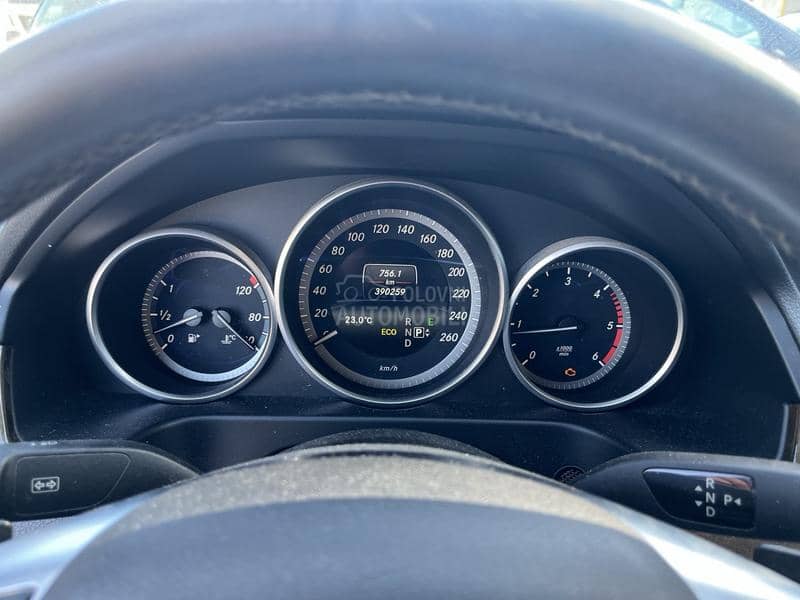 Mercedes Benz E 220 