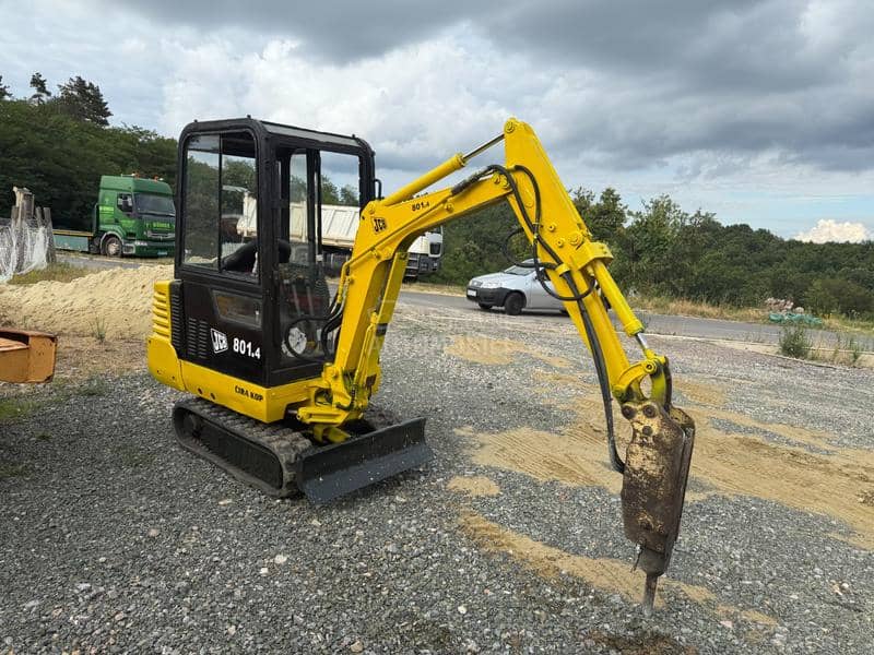 JCB 801.4 sa cekicem