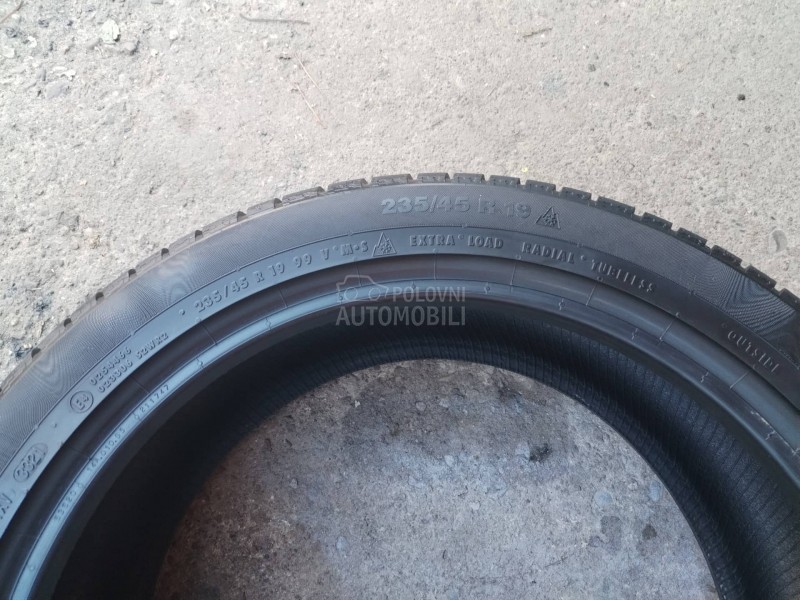 Continental 235/45 R19 Zimska