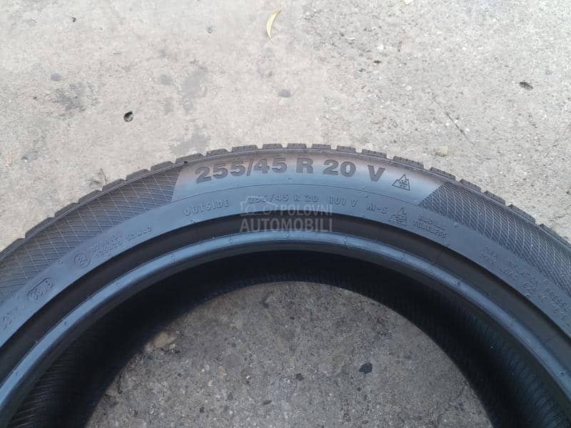Continental 255/45 R20 Zimska