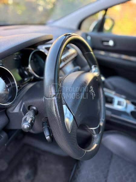 Peugeot 3008 1.6i resty