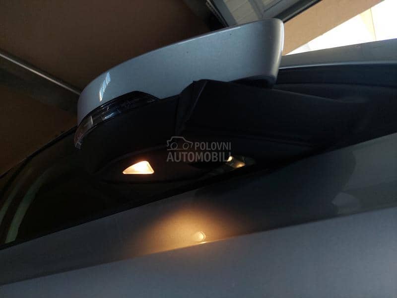 Škoda Octavia 1.6TDI XENON/DIODA