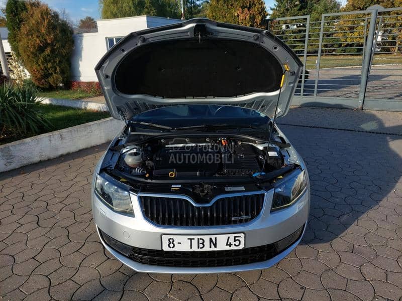 Škoda Octavia 1.6TDI XENON/DIODA