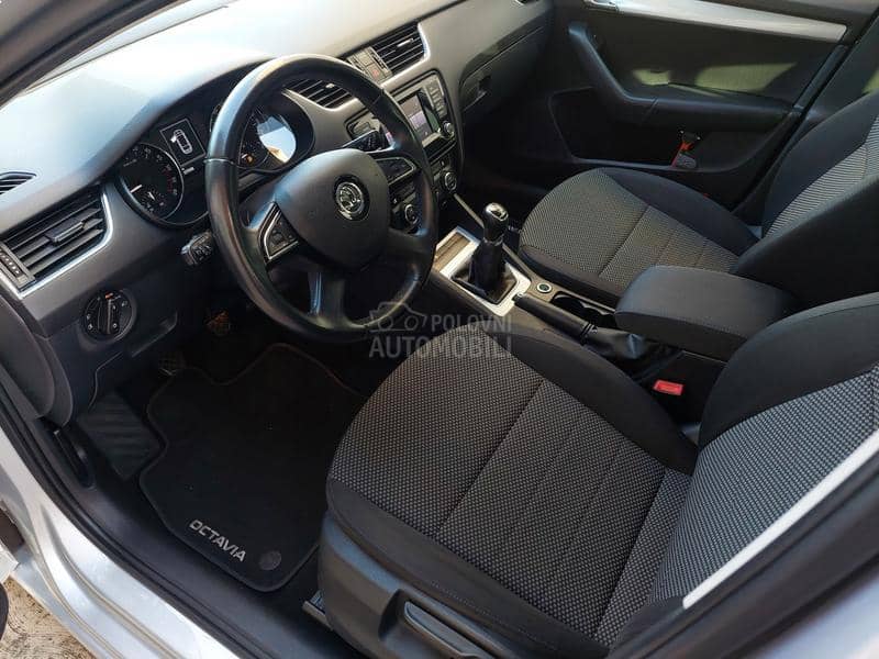 Škoda Octavia 1.6TDI XENON/DIODA