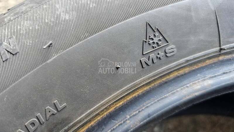 Lassa 235/55 R17 Zimska