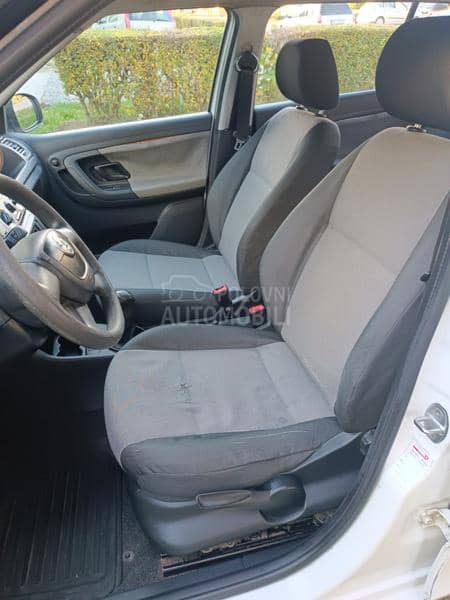 Škoda Fabia 1.2b  r e g