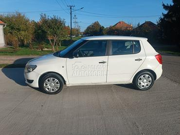 Škoda Fabia 1.2b  r e g