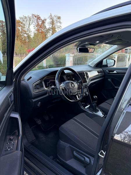 Volkswagen T-Roc virtual