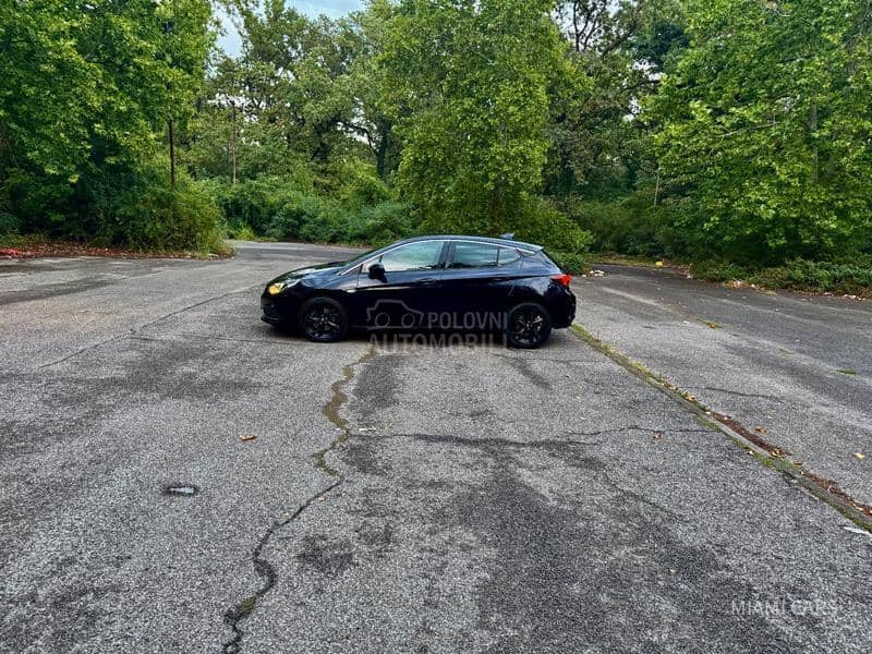 Opel Astra K R E Z E R V I S A N