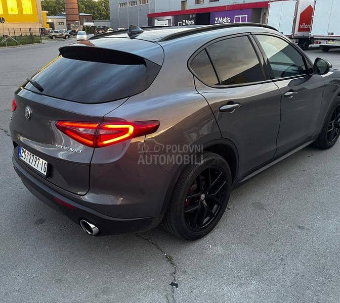 Alfa Romeo Stelvio 