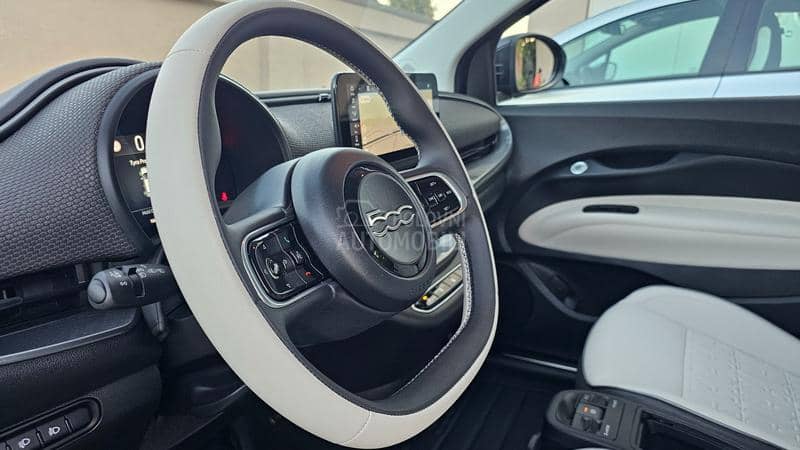 Fiat 500e La prima 3 plus 1