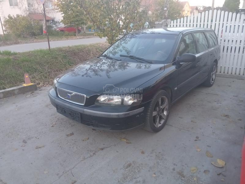 Volvo V70 